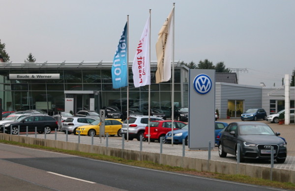 Der nagelneue Audi A4 und die neuen Audi-Modelle sowie die brandaktuellen Modelle von Volkswagen gibt es im Autohaus Baude & Werner in Mittweida. Foto: Roman Pfüller