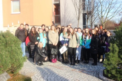 Gut gelaunt zeigen sich die tschechischen Schüler zum Berufsorientierungstag der Annaberger Arbeitsagentur. Foto: BA