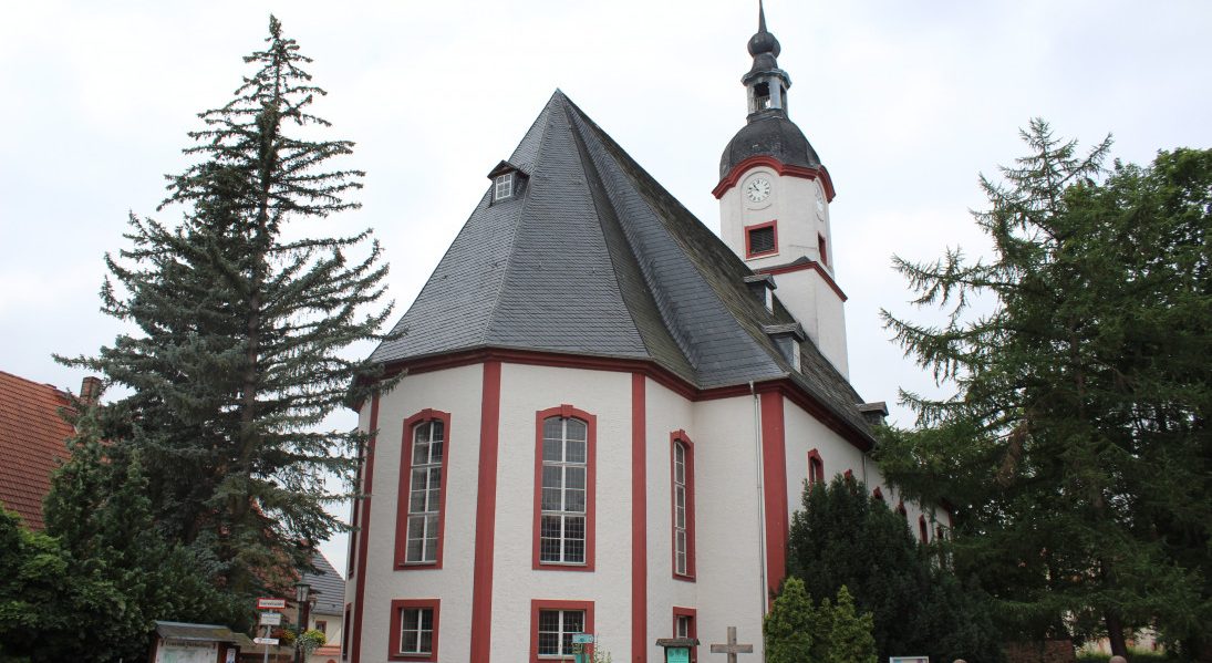 Die St. Ottokirche in Wechselburg ist Mittelsachsens einzige Radwegekirche. Foto: Uwe Wolf